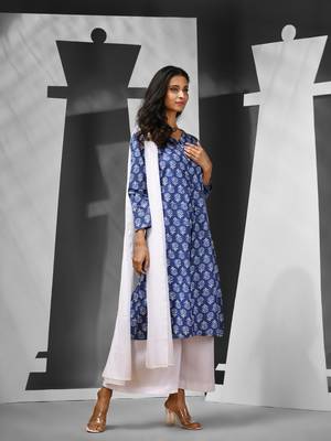 Blue cotton suit set with floral print 2