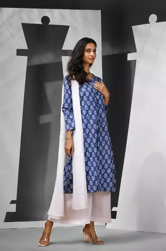 Blue cotton suit set with floral print