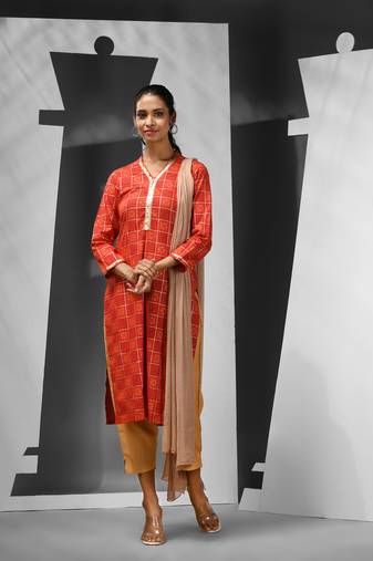 Red cotton blend printed suit set with sequins