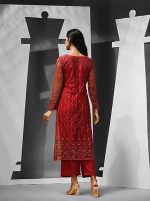 Red georgette kurta set with floral embroidery 3