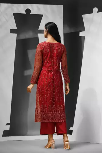 Red georgette kurta set with floral embroidery