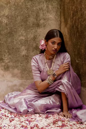 Lavender Shine Solid Handloom Tissuse Saree Without Blouse