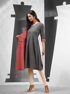 Red & black angrakha-style printed cotton kurta 3