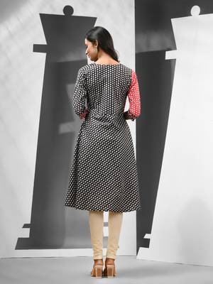 Red & black angrakha-style printed cotton kurta 4