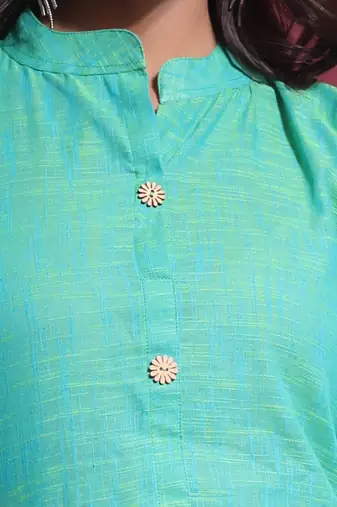 Secremanto green solid cotton a-line kurta