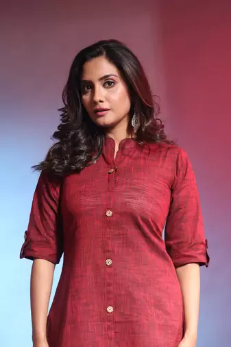 Dark red solid cotton a-line kurta