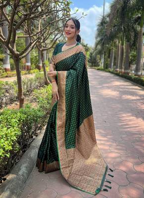 Dark Green Faux Banarasi Katan Silk Zari Woven Saree 3