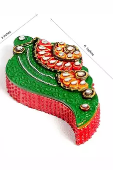 Shankh Design Kumkum Chopra In Wood N Clay