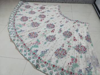 Cream Georgette Thread Embroidered Sleeveless Lehenga Choli With Net Dupatta 11