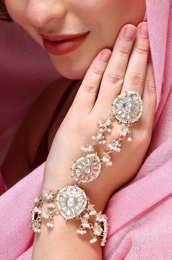 Bridal hand harness with kundan stones by leshya