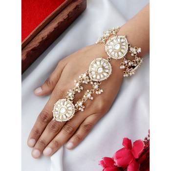 Bridal hand harness with kundan stones by leshya 2