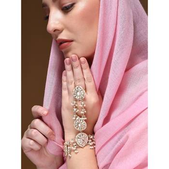Bridal hand harness with kundan stones by leshya 5