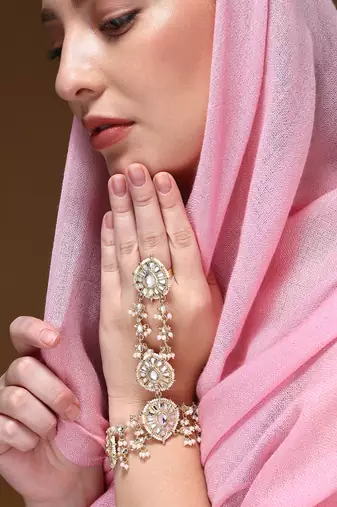 Bridal hand harness with kundan stones by leshya