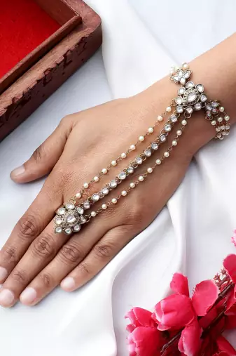Bridal hand harness with kundan stones by leshya