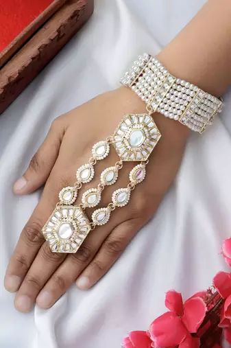 Bridal hand harness with kundan stones by leshya