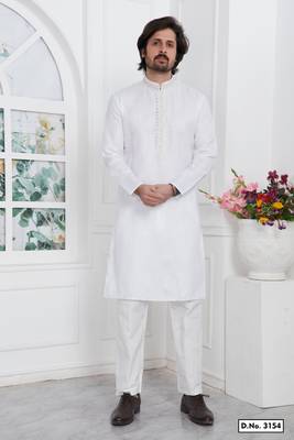 Men's off white embroidered kurta pajama 1