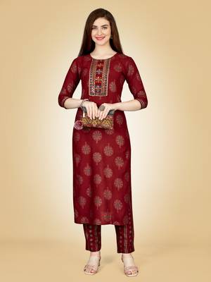 Women's maroon heavy rayon 14 kgs embroidery kurti with pant 1
