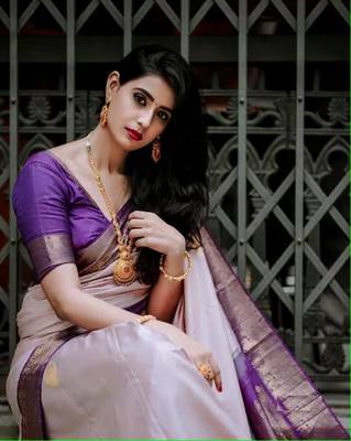 Purple And Violet Banarasi Silk Jacquard Saree With Blouse Piece. 4
