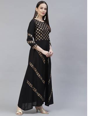 Black a-line slit kurta with pants 3