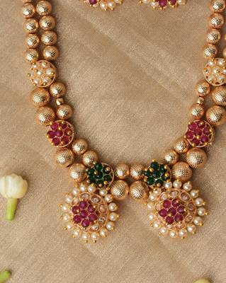 Gilded Circles Gold Necklace Set 2