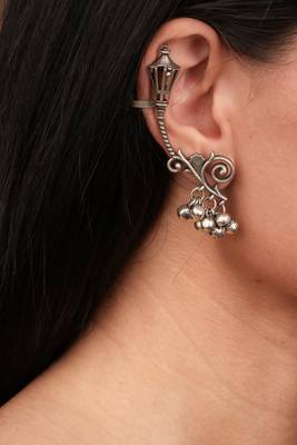 Contemporary Oxidised Silver Metallic Earrings: Festival Elegance 3
