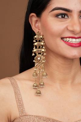 Contemporary Mehendi Antique Gold Studded Earrings: Wedding Elegance 2