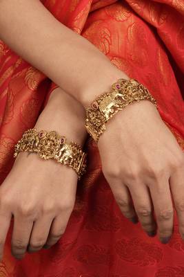 Traditional Gold Plated Elephant Carved Bangles with Motif 1