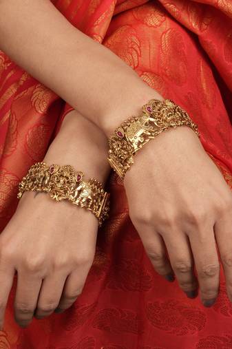 Traditional Gold Plated Elephant Carved Bangles with Motif