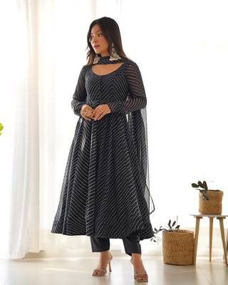 Fox Georgette Laheriya Print Fabric Fully Flair Anarkali Kurti, Dupatta And Pent 6