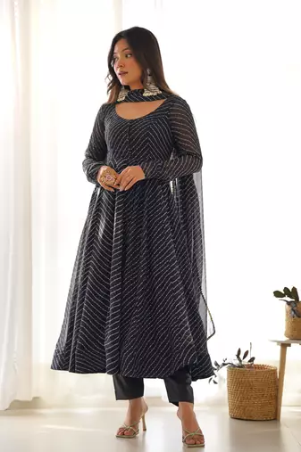 Fox Georgette Laheriya Print Fabric Fully Flair Anarkali Kurti, Dupatta And Pent