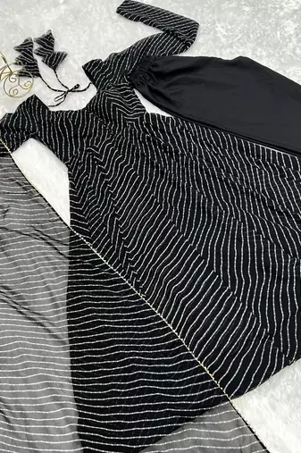 Fox Georgette Laheriya Print Fabric Fully Flair Anarkali Kurti, Dupatta And Pent