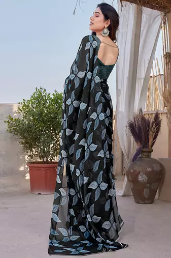Black Chiffon Floral Print Saree With Unstitched Blouse Piece