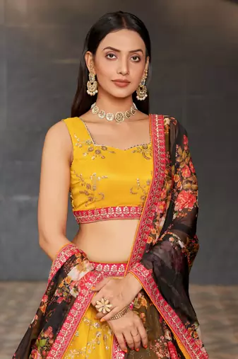 YELLOW BLACK SEQUINS THREAD & ZARI EMBROIDERED GEORGETTE DESIGNER WEDDING & PARTY WEAR FESTIVAL SEMI STITCHED LEHENGA