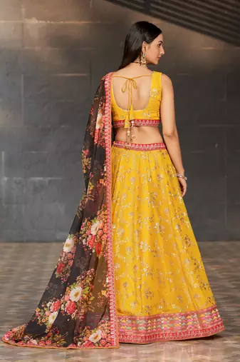 YELLOW BLACK SEQUINS THREAD & ZARI EMBROIDERED GEORGETTE DESIGNER WEDDING & PARTY WEAR FESTIVAL SEMI STITCHED LEHENGA