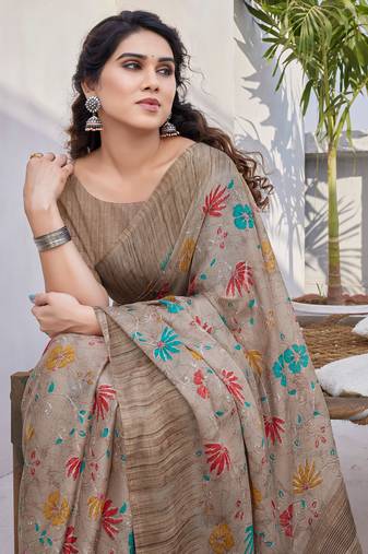 Beige chiffon floral print/stripes printed saree with unstitched blouse piece