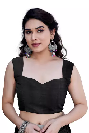 Off White Chiffon Geometric Print Saree With Unstitched Blouse Piece