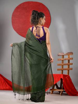 Green cotton soft saree with check designs 3