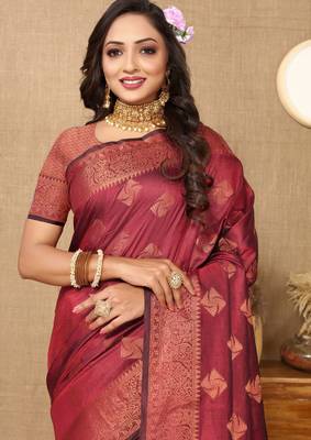 Designer Onion Pink Weaving Zari Border Work Silk Saree 5