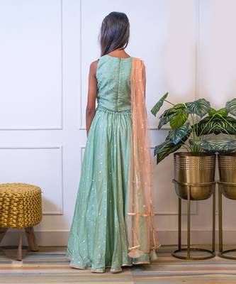 Green embroidered choli with dupatta 2