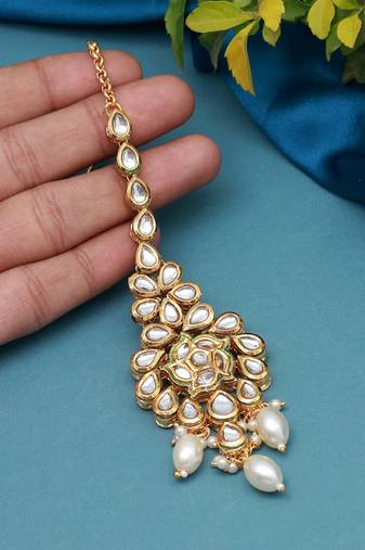 White color meena work kundan maang tikka