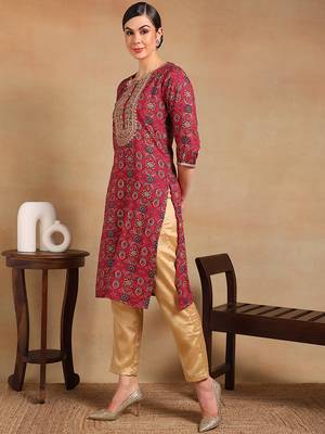 women pink viscose rayon ethnic motifs printed straight kurta 3