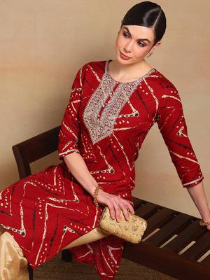 women red viscose rayon chevron printed straight kurta 2