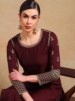 Burgundy Silk Embroidered Kurta Pant with Dupatta 2