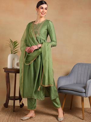 women green silk blend solid yoke design flared empire kurta pant with dupatta 2