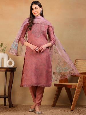 women mauve organza floral embroidered straight regular kurta pant with dupatta 1