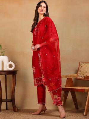 women red silk blend solid embroidered straight regular kurta pant with dupatta 3