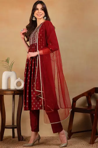 women maroon silk blend solid woven design flared empire kurta pant with dupatta