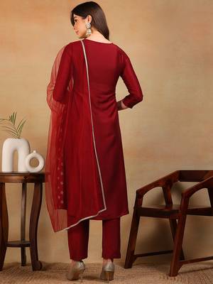 women maroon silk blend solid woven design flared empire kurta pant with dupatta 4