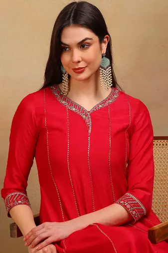 Rose red silk blend solid embroidered flared empire kurta pant with dupatta