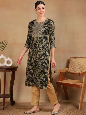 women green silk blend floral printed straight kurta 3
